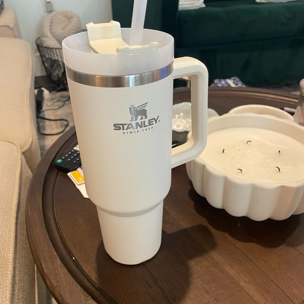 Stanley White Insulated Cup - 40oz vintage
